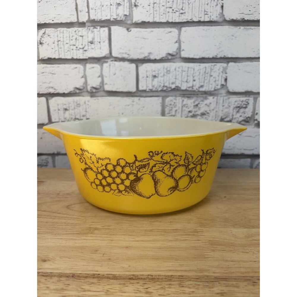 Vintage Pyrex Yellow Old Orchard 475-B 2.5 Quart Casserole Dish No Lid